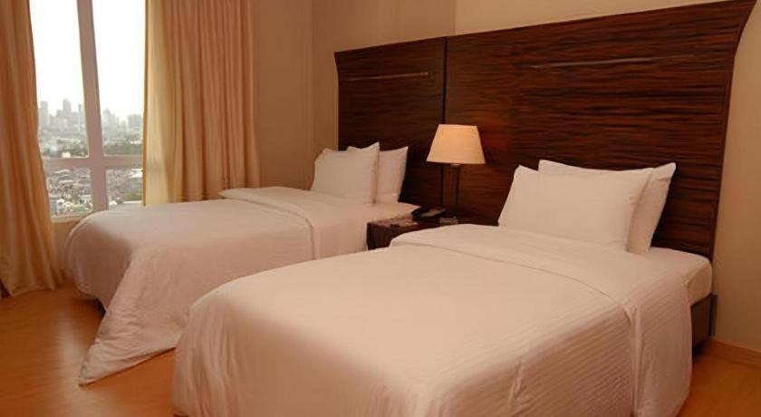 Lancaster Hotel Manila Mandaluyong Exterior foto