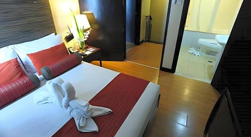Lancaster Hotel Manila Mandaluyong Exterior foto